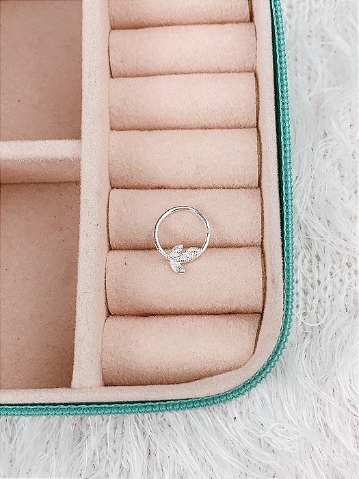 Piercing de Prata Daith Flor Cravejada