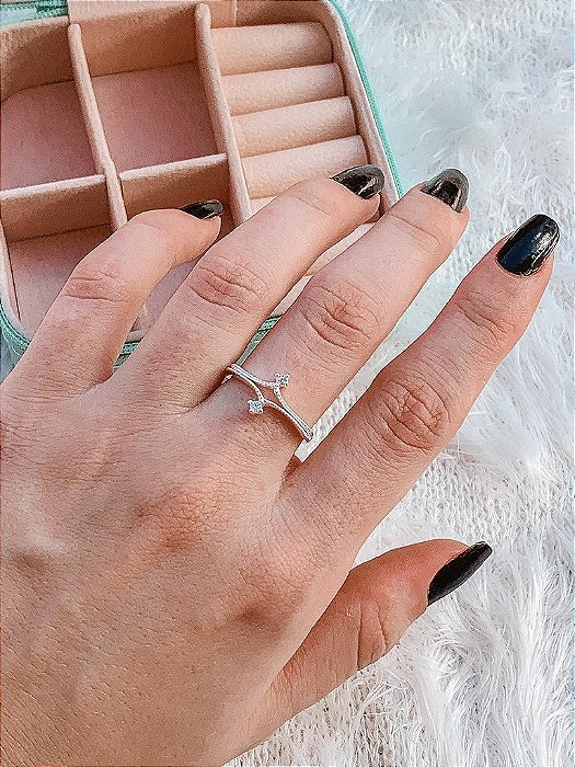 Anel de Prata Ponta Zircônias