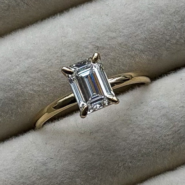 Anel de Noivado Ouro 18k Emerald
