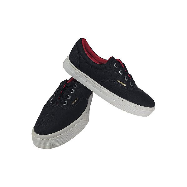 Tênis, Preto com interior vermelho