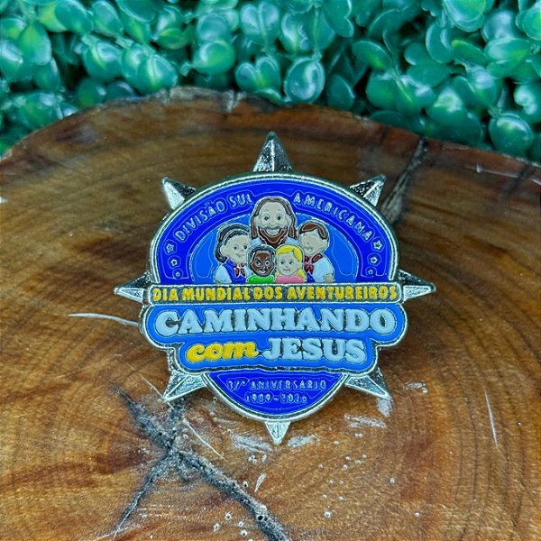 ARGANEL/PRENDEDOR DE LENÇO OU PIN, TEMA DO ANO 2026 AVENTUREIROS ANIVERSÁRIO 37 ANOS