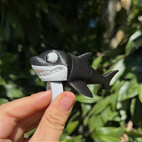 ARGANEL/PRENDEDOR DE LENÇO 3D ARTICULADO, TUBARAO NEGRO.