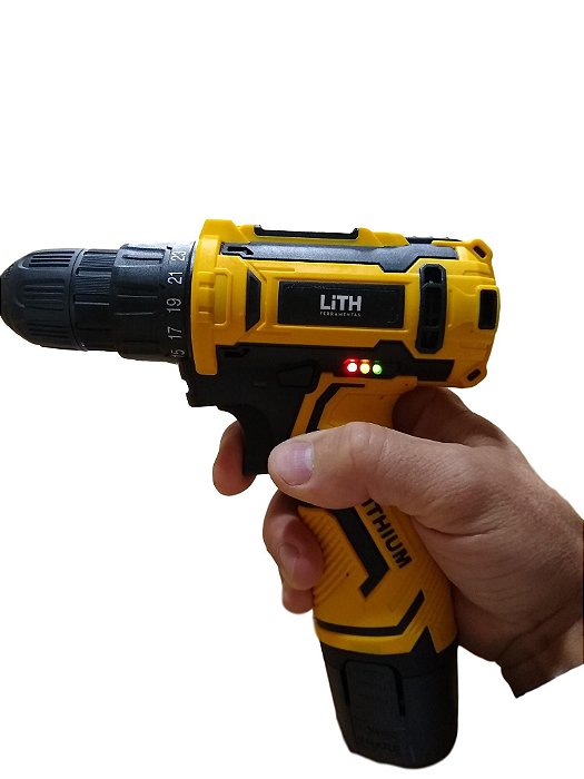 Parafusadeira e furadeira 02 baterias Lith LT7035.