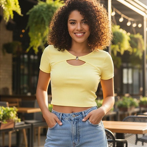 Blusa Feminina Amarela Altura de Cós com Detalhe Entre os Seios Habana