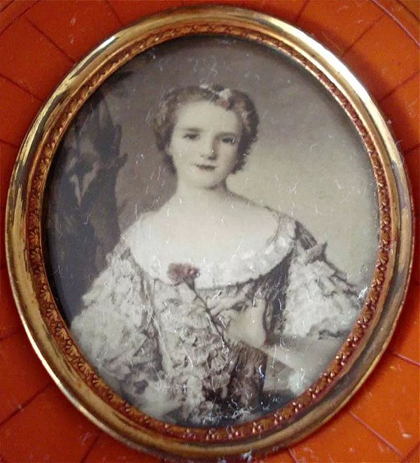 Antiga Pintura em Miniatura S/ Celuloide, Figura de Dama, Moldura em Túnel, 11 x 9,5 cm