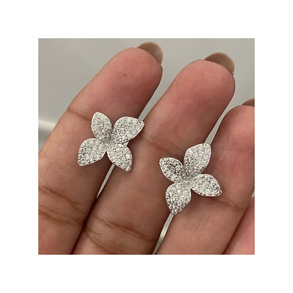Brinco flor pétalas em prata legítima 925
