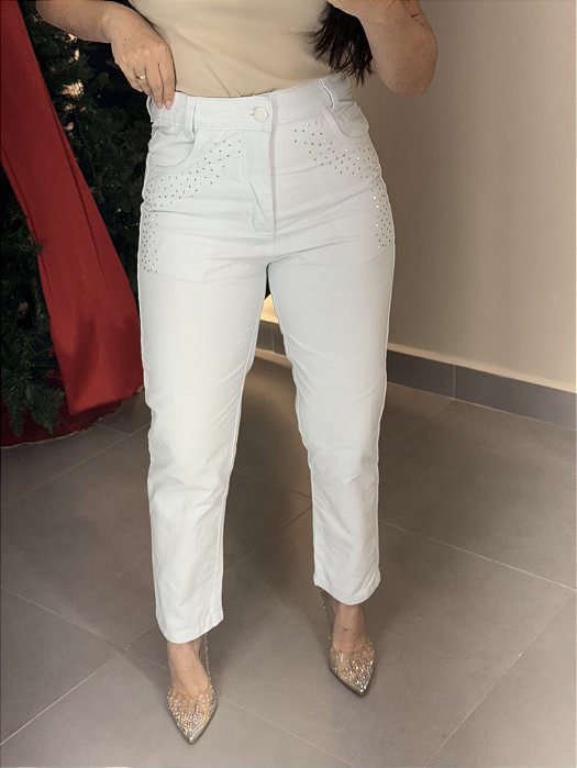Calça branca mom jeans c/ brilho