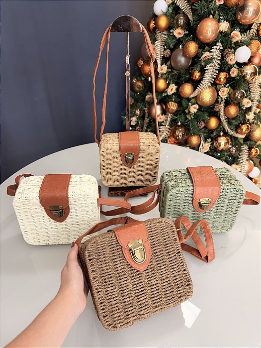 Bolsa quadrada de palha