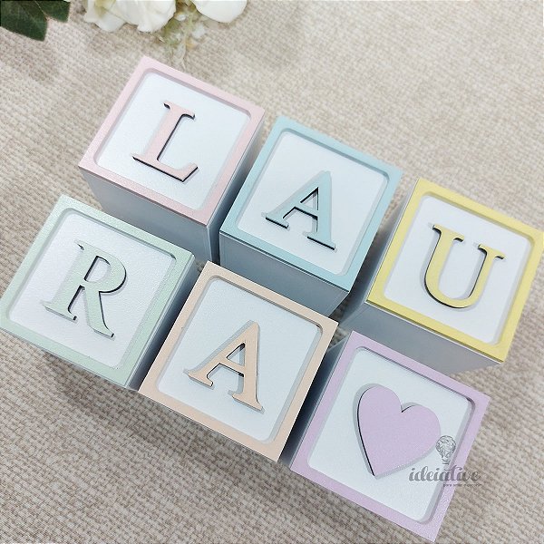 Cubo com Letra em Mdf Cores Pastéis