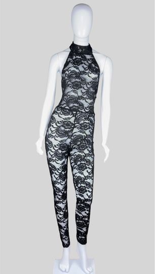 MACACÃO DE RENDA PRETO - TAM P