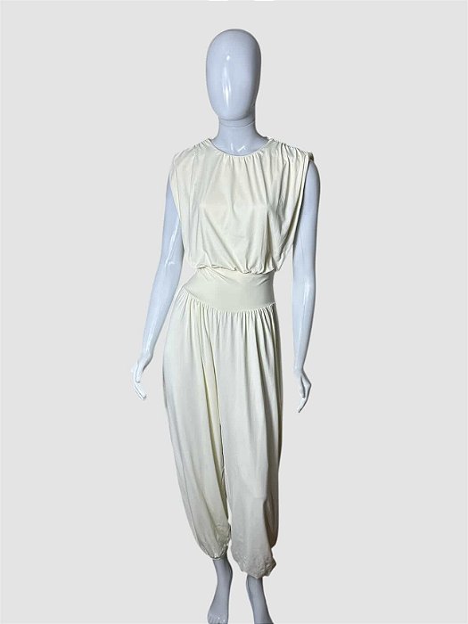 Macacão off white TAM P