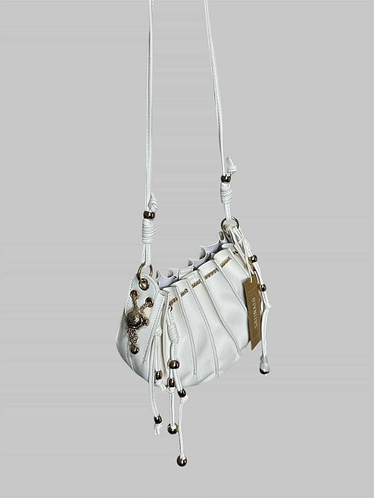 bolsa branca com detalhes dourados