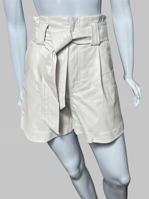 SHORT PU OFF WHITE TAM 36 CÓD. 177