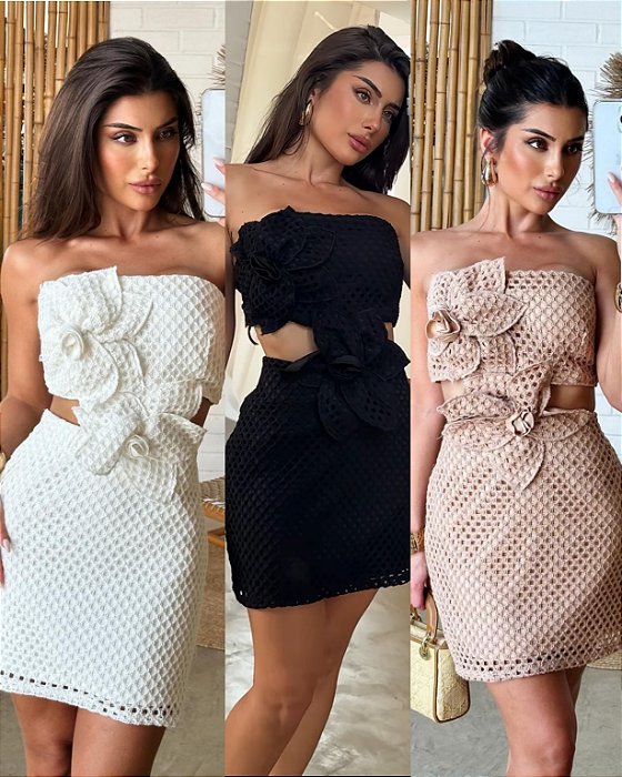 Vestido Tomada Que Caia Com Flor Arrastão