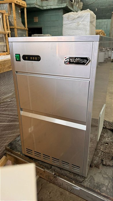 MÁQUINA DE GELO PRO 50 KGS DIA / 7 KGS COMPARTIMENTO 220V - NOVA