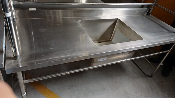 MESA DE ENCOSTO VINCADA INOX 304 -2000X700X850MM C/ CENTRAL 60X50X35 CONTRAVENTADA SULFISA SEMINOVA S363