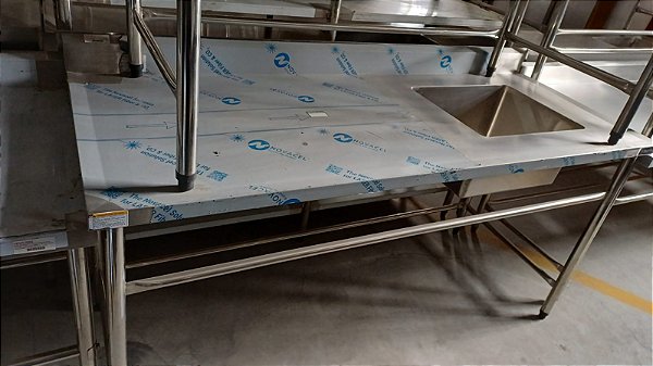 MESA DE ENCOSTO VINCADA INOX 304 1800X700X900MM C LAD. DIRE. 50X40X25 CONTRAVENTADA SULFISA NOVA 114680