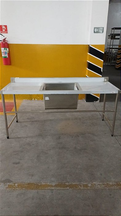MESA DE ENCOSTO VINCADA PARAFUSADA INOX 304 - 1900X700X850MM 01 CB CENT. 60X50X30MM CONTRAVENTADA - NOVA
