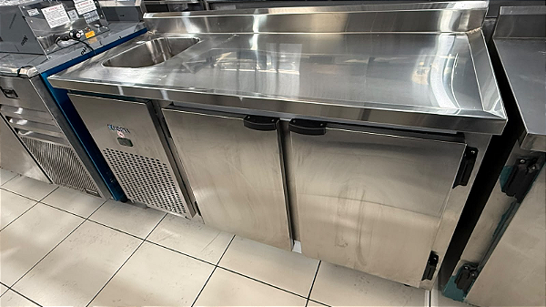 BALCÃO REFRIGERADO 2 PORTAS 1500X700X850 MM COM PIA ESQ - 220V - KOFISA 1150