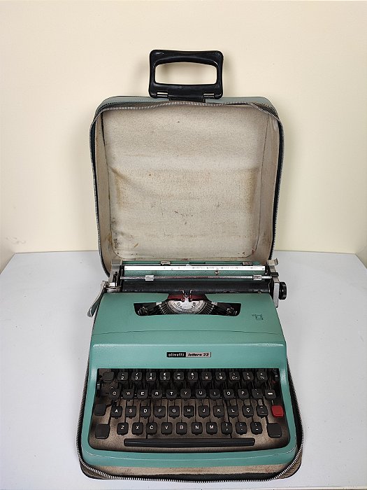 Maquina De Escrever Olivetti Lettera 32 Verde Funcionando