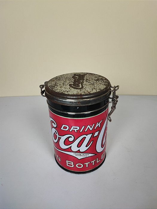 Coca Cola Original Tampa E Trava Litografada Vermelha