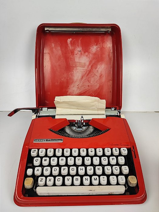 Maquina De Escrever Hermes Baby Vermelha Funcionando