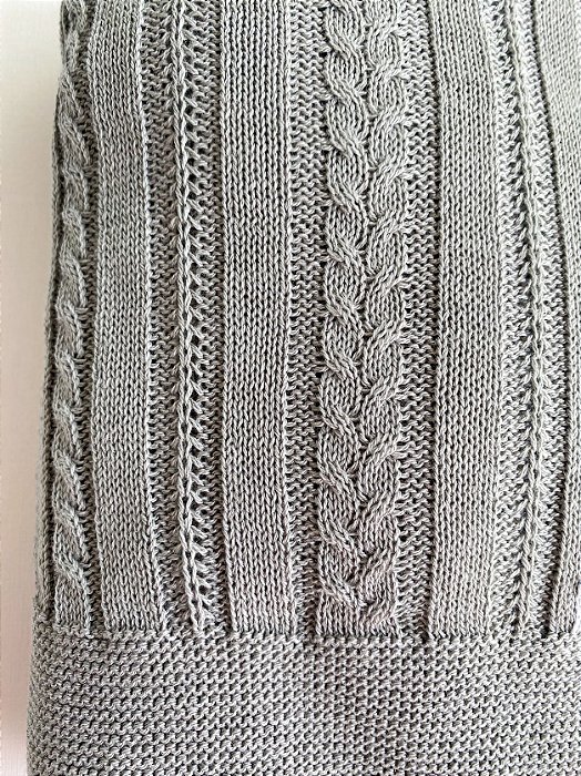 Manta em trançada em tricot cinza