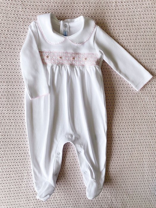 Macacão em algodão Pima com bordado rosa