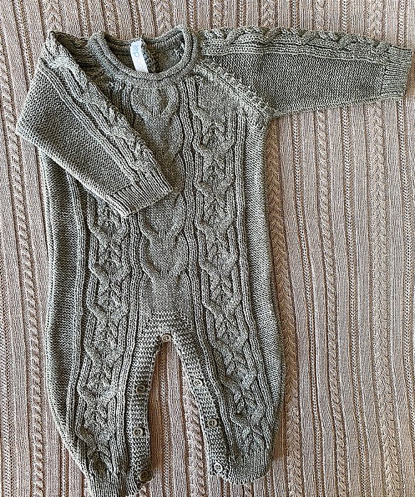 Macacão grafite em tricot