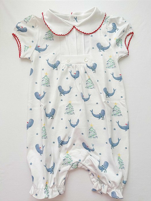 Macacão curto com estampa de baleia