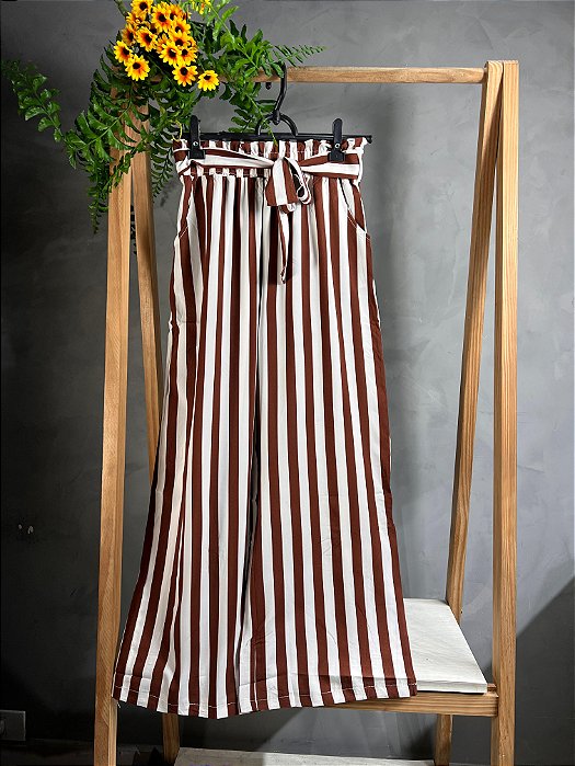 Calça Pantacourt Listrada