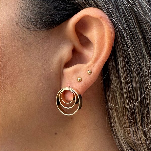 Brinco círculo triplo