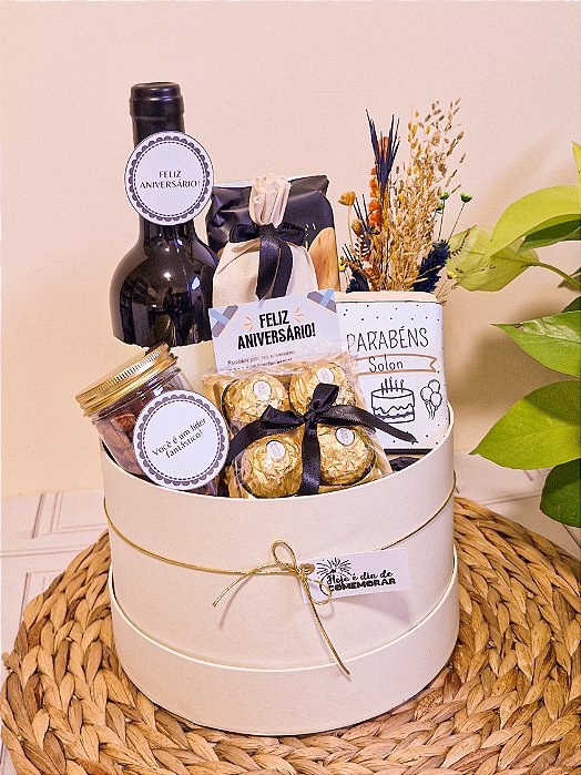 Cesta de Vinhos e Petiscos
