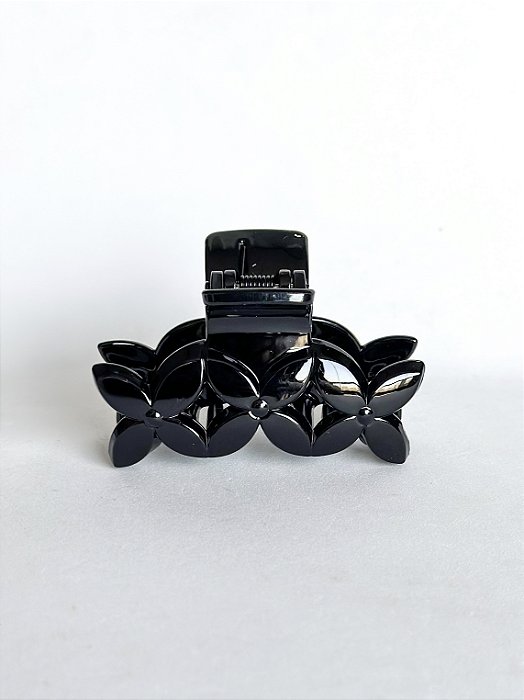 Piranha Black Flowers