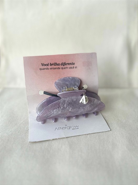 Prendedor com Letra e Pérola Barroca Personalizado