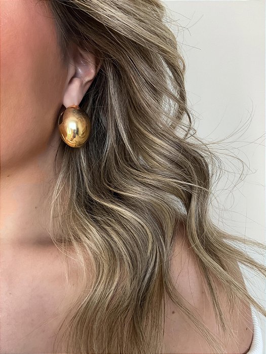 Brinco Pequeno Oval Dourado