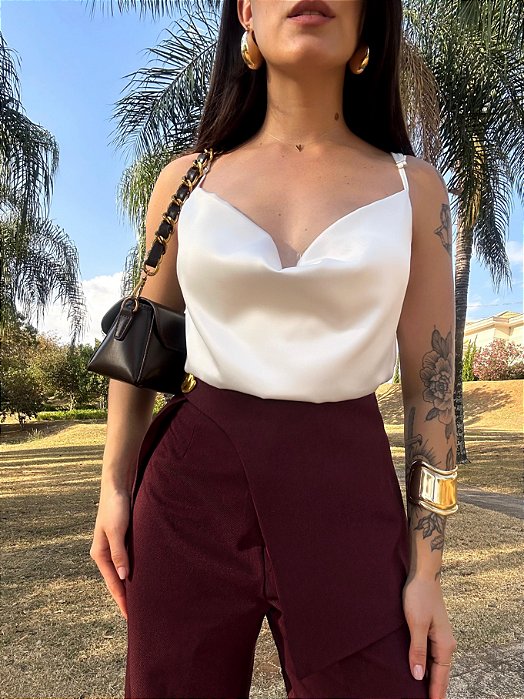 Blusa Cetim Decote Degagê Jane Branca