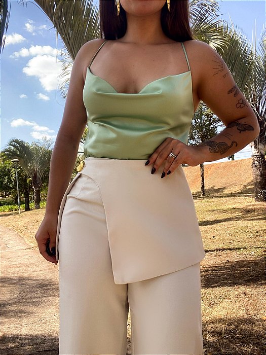 Blusa Cetim Decote Degagê Jane Verde Claro