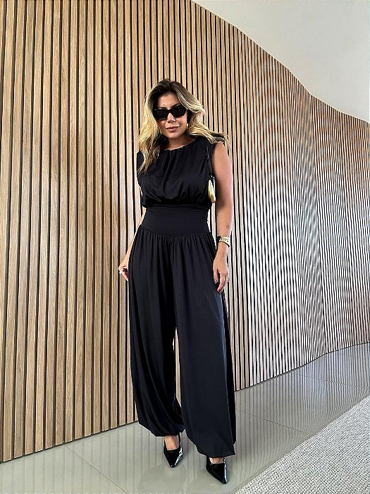 Macacão Karina Preto