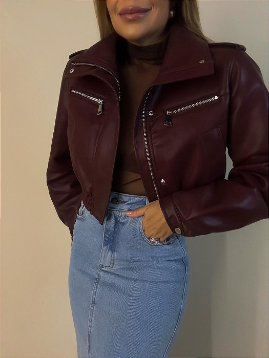 Jaqueta Cropped Courino Gola Alta Ginevra Bordô