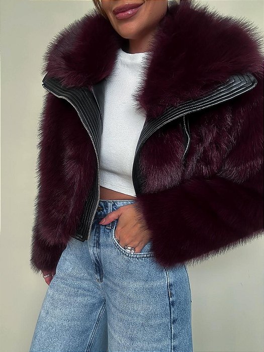 Jaqueta Cropped Pêlo Beatrice Vermelho Bordô