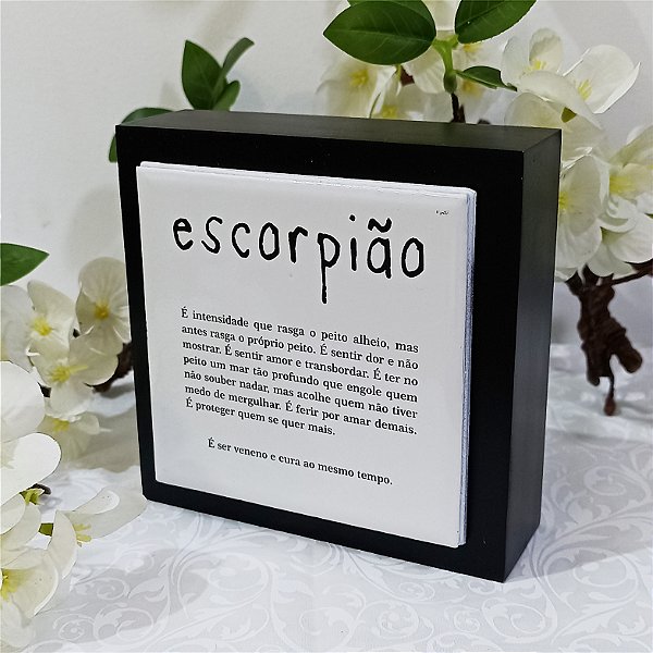 Cubo Preto e Branco Signo Escorpião