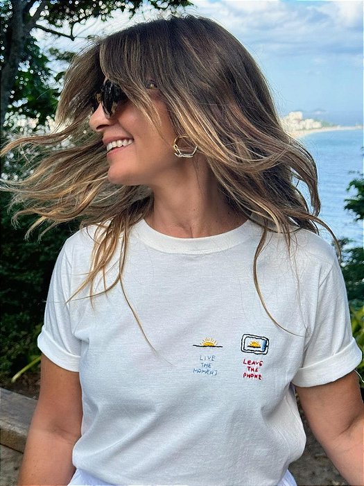 Camiseta Live the Moment