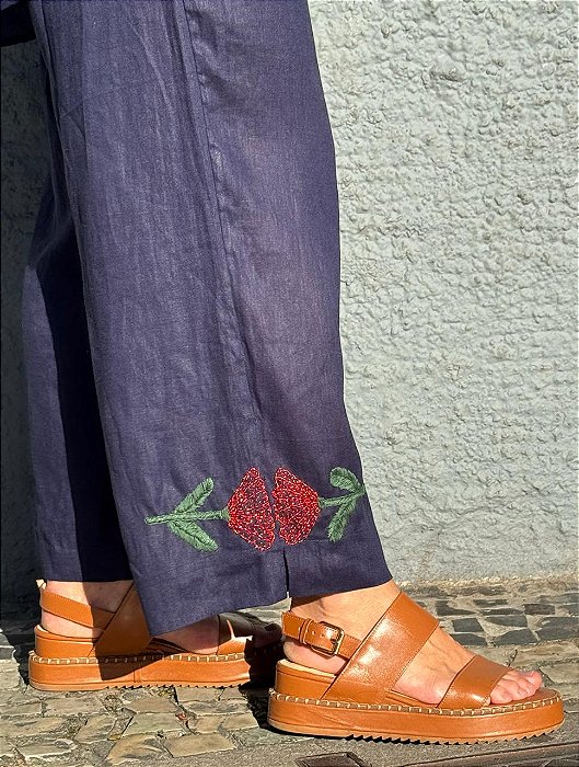 Calça Flor em Passarela