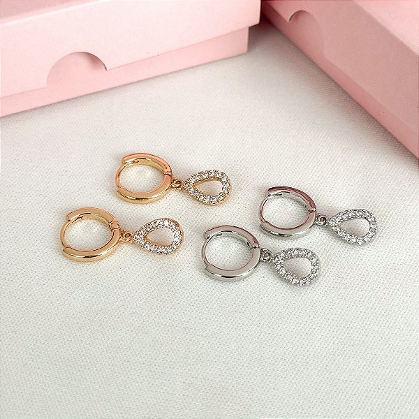 Brinco Argola Lisa com Gota Vazada Cravejada