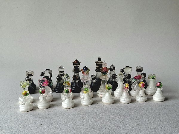 Peças Xadrez Flores e Café