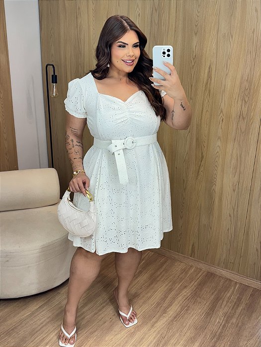 Vestido em Laise com cinto