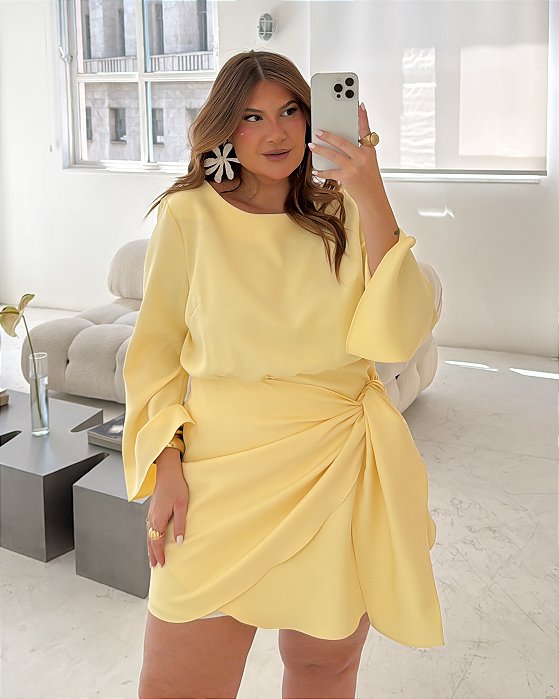 Vestido Elegante com Amarração