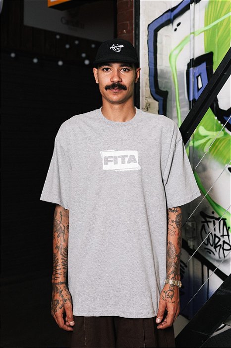 Camiseta Fita Corp Logo Spray Cinza Mescla