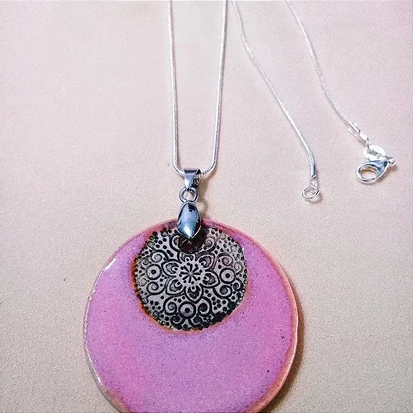 Colar em Prata 925 e pingente em cerâmica